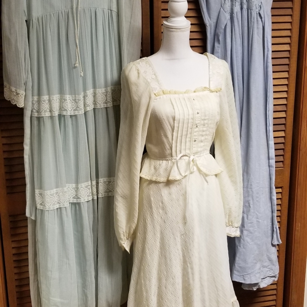 Vintage 70'S dresses. Bundle of 3.